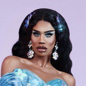 Naomi Smalls (Reality Star) .